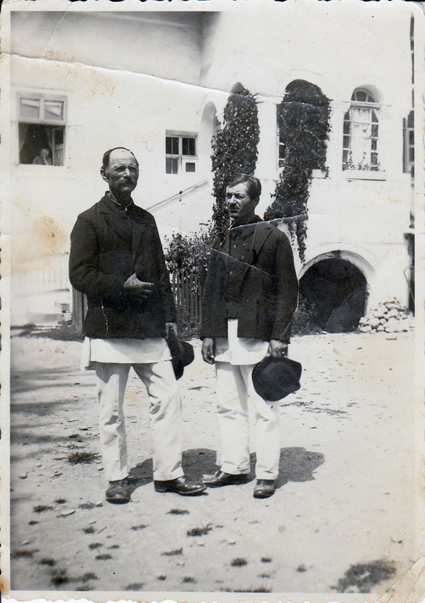 1933, Cimpulung Muscel cu Socrul Sau, Invatator Gheorghe Burlanescu